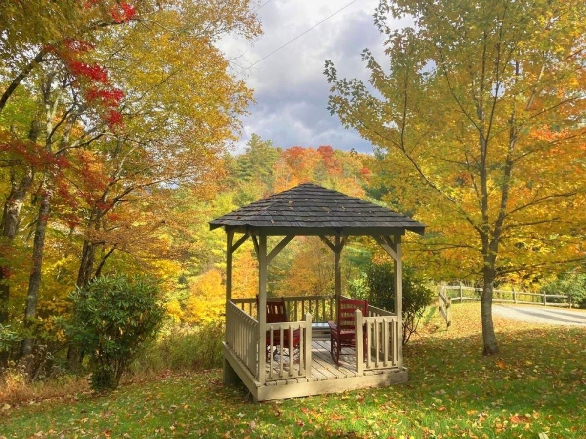 Log Cabin On Peaceful River Blowing Rock Bagian luar foto