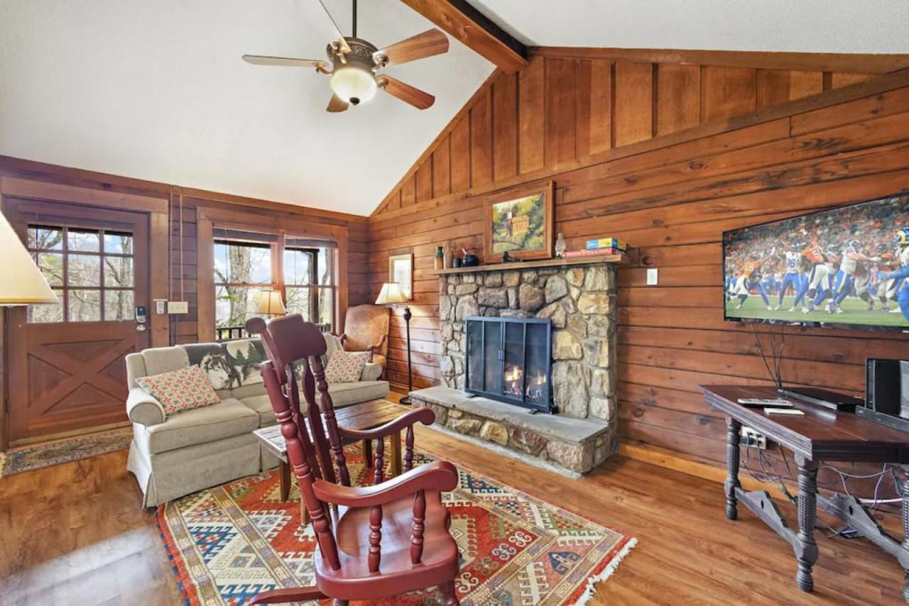Log Cabin On Peaceful River Blowing Rock Bagian luar foto