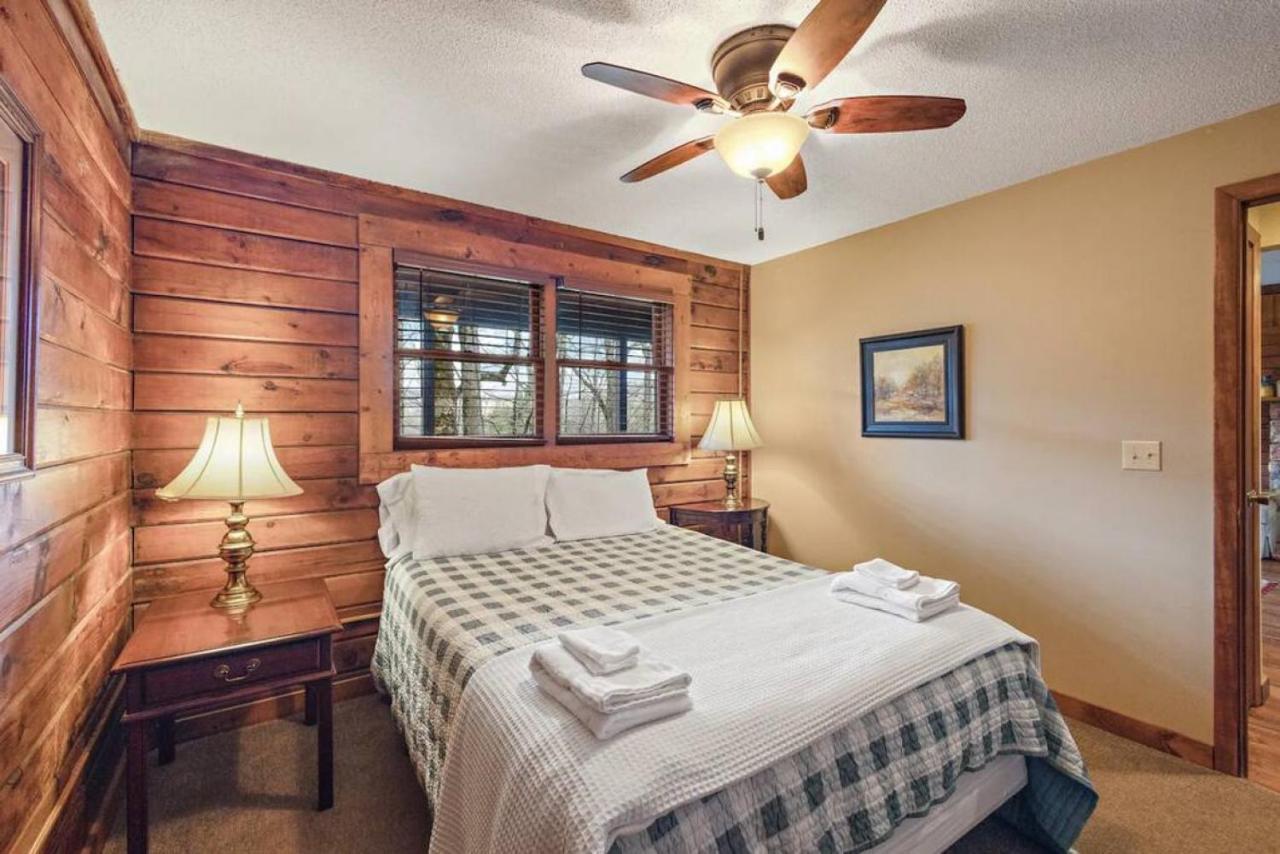 Log Cabin On Peaceful River Blowing Rock Bagian luar foto